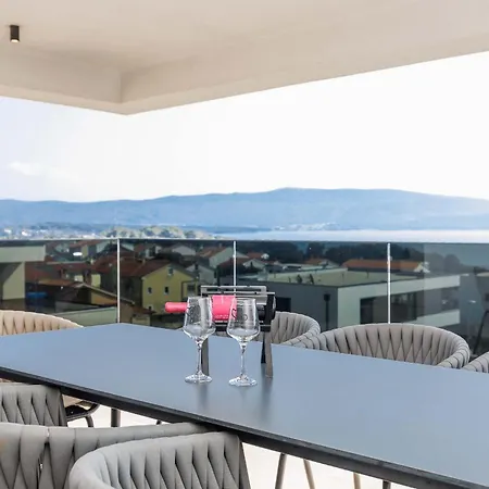 Hedonic Penthouse With Rooftop Pool & Sea View * Крк