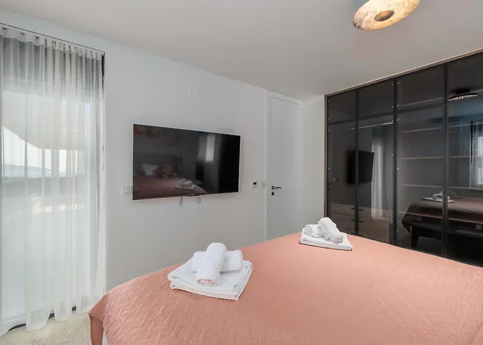 Hedonic Apartment Krk Town