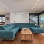 Hedonic Penthouse With Rooftop Pool & Sea View Krk Town