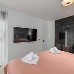 Hedonic Penthouse With Rooftop Pool & Sea View Apartmán Krk Town