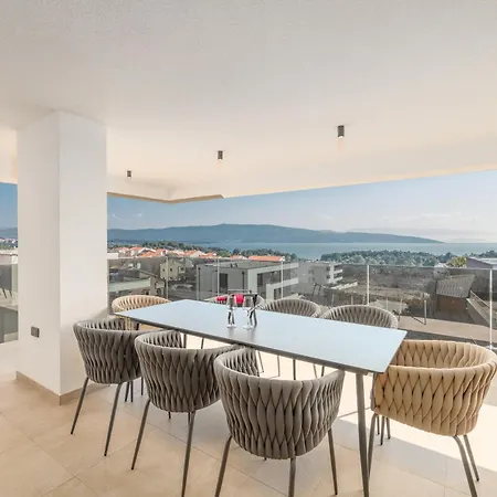 Hedonic Penthouse With Rooftop Pool & Sea View Apartmán Krk Town