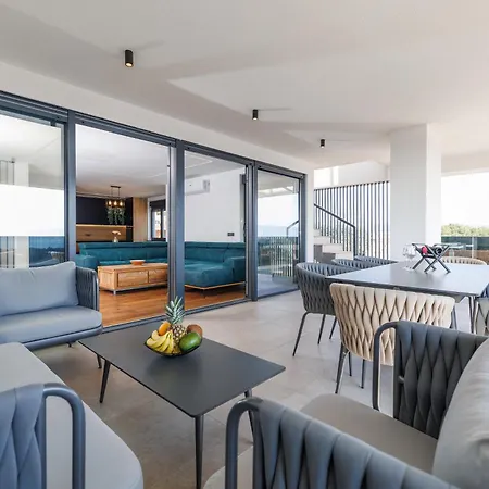 Apartmán Hedonic Penthouse With Rooftop Pool & Sea View Krk Town