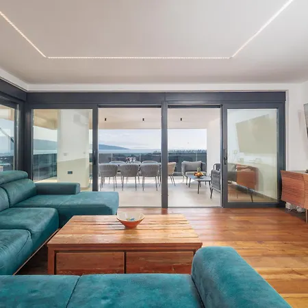 Hedonic Penthouse With Rooftop Pool & Sea View * Krk Town