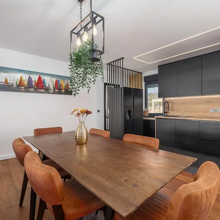 Hedonic Penthouse With Rooftop Pool & Sea View Apartmán