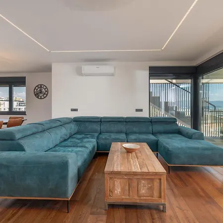 Hedonic Penthouse With Rooftop Pool & Sea View Krk Town