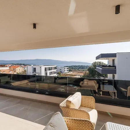 Apartmán Hedonic Penthouse With Rooftop Pool & Sea View *