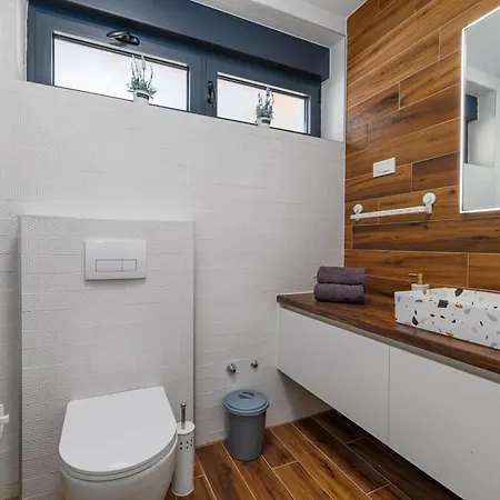Apartmán Hedonic Penthouse With Rooftop Pool & Sea View